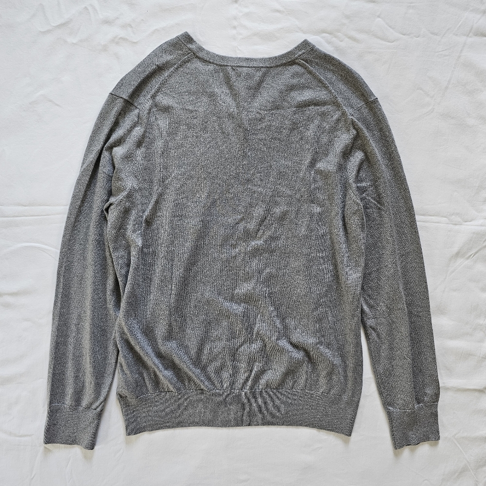 Banana Republic Luxury Silk Blend Preppy Minimalist Office Soft V-neck Sweater - Picture 5 of 5